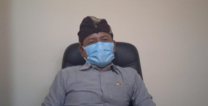 Muhammad Rusdi, Sekretaris Dinas Lingkungan Hidup Lombok Timur