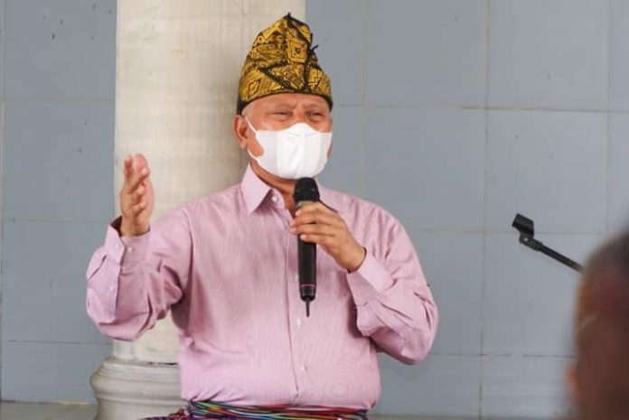 Bupati Sukiman pada acara Sosialisasi Budidaya Tanaman Sorgum, Kamis (14/10) di Ponpes TGH. Fadil Tohir Bodak, Dasan Geres-Borok Lelet, Desa Lendang Nangka, Kecamatan Masbagik. Bupati Sukiman pada acara Sosialisasi Budidaya Tanaman Sorgum, Kamis (14/10) di Ponpes TGH. Fadil Tohir Bodak, Dasan Geres-Borok Lelet, Desa Lendang Nangka, Kecamatan Masbagik.