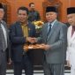 Foto : Bupati Lombok Timur, HM.SUKIMAN AZMY, dan Beberapa anggota DPR 