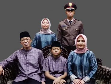 Foto : Sekda Kab Lombok Timur HM Juani taofik (Kak Ofik) dan keluarga (dok:istimewa)
