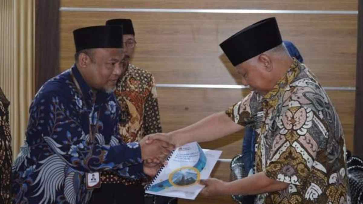 BUPATI LOTIM DAN KPU