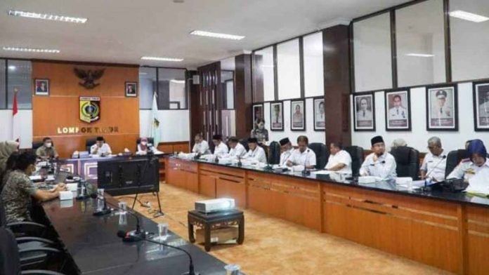 Foto : Rapat Bupati Lombok Timur dengan Pimpinan OPD dan Pihak BPJS Kesehatan (dok:Humas PKP Lotim)