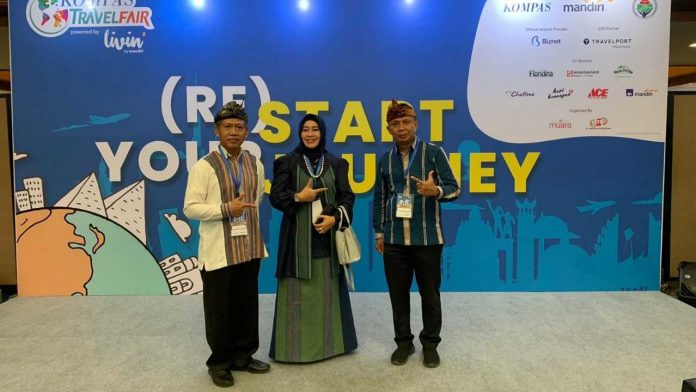 Foto : Kepala Dinas PMD Keb Lotim, M.Hairi, (kiri) dan Kabid PMD dan Kepala Dinas Pariwisata Lalu Iswan Rahmadi (kanan)