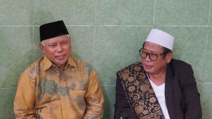 Foto : Bupati Lombok Timur HM Sukiman Azmy, Bersama TGH Moh Suhaeli, FT