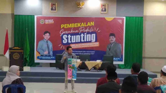 Direktur Pascasarjana Universitas Hamzanwadi Dr Padlurrahman, M.Pd. membuka acara pembekalan Gerakan Peduli Stunting (GPS)