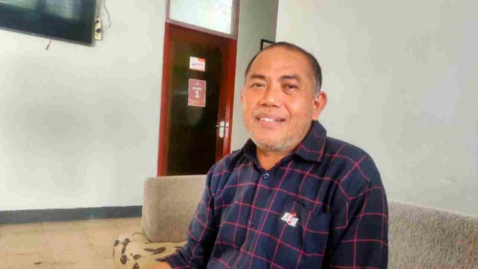 Foto : Taharudin, Kepala Divisi Sosialisasi Pendidikan Pemilih Partisipasi Masyarakat dan SDM. (Dok:arul/ PorosLombok.com)
