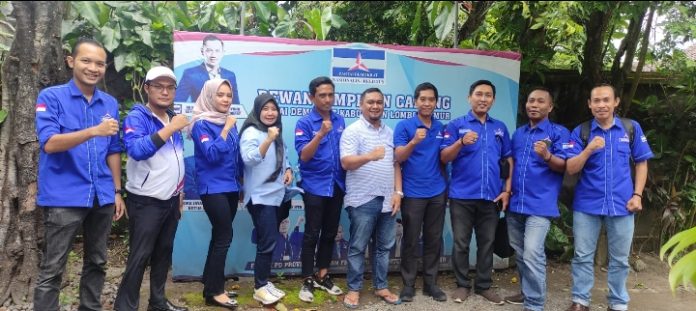 32 Orang Balon Ketua DPAC Partai Demokrat 32 Orang Balon Ketua DPAC Partai Demokrat