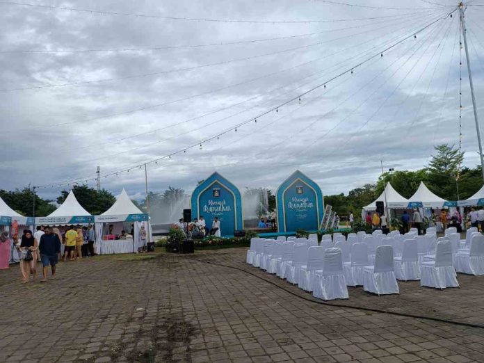 IMG-20230403-WA0029 Pemerintah Kabupaten Lombok Tengah, menggelar pasar murah di Taman Alun-alun Tastura, Kota Praya, Lombok Tengah.
