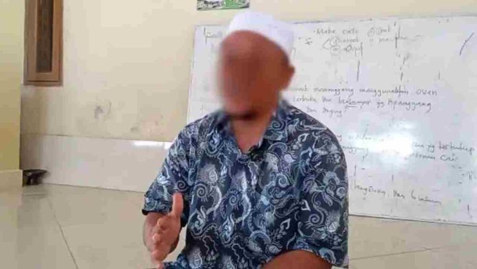 Klarifikasi TGH MJ terkait kondisi asrama pesantren yang rusak.