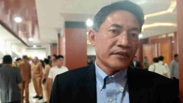 Dokumentasi PLH Sekda NTB Budi Herman saat memberikan penjelasan mengenai strategi hukum penyelamatan aset di depan jurnalis.