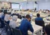 Kinerja Ekonomi NTB Menguat, Ekspor Melonjak dan Pariwisata Tumbuh Suasana rapat rilis Berita Resmi Statistik di kantor BPS Provinsi Nusa Tenggara Barat yang dihadiri sejumlah staf dan tamu undangan dengan latar layar presentasi data ekonomi.