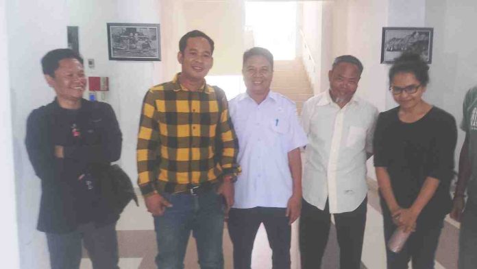 Asosiasi Wisata Sembalun mendesak Pemkab Lombok Timur segera mengesahkan Perbup kawasan guna mengatasi ketimpangan ekonomi dan dominasi pihak luar di jalur pendakian Rinjani.