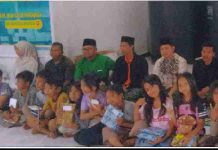 Mahasiswa HPM KJK Pungkasi Pengabdian di Batu Putik, Salurkan Santunan Yatim dan Apresiasi Pemdes